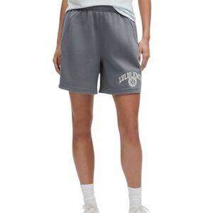 Lululemon Scuba Mid-Rise Oversized Short 7" *Graphic